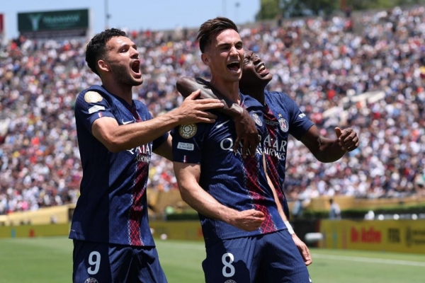 PSG chính thức vượt mặt Barcelona