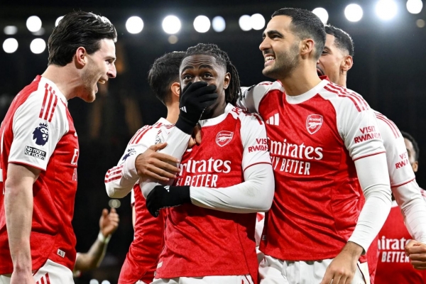 Eze rực sáng với hattrick, Tottenham bị Arsenal bóp nghẹt hoàn toàn