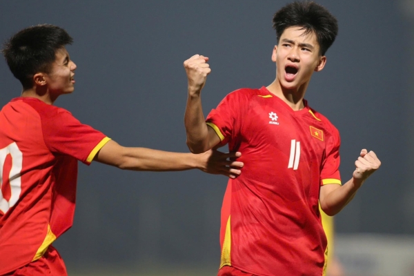CĐV Đông Nam Á bùng nổ cảm xúc khi U17 Việt Nam giành vé dự Asian Cup