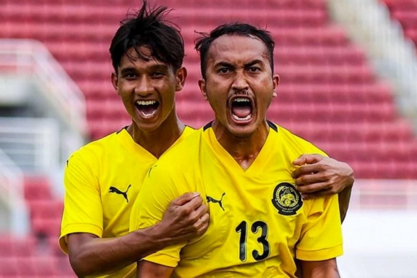 CĐV Đông Nam Á đồng loạt ngả mũ với chiến thắng 4 sao của Malaysia