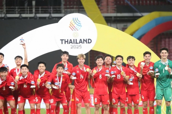 CĐV Trung Quốc ngỡ ngàng khi Việt Nam giành hattrick danh hiệu Đông Nam Á