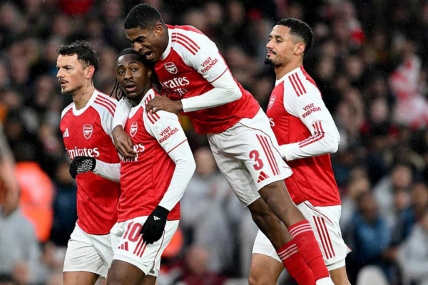 Eze tỏa sáng, Arsenal hạ Mansfield vào tứ kết FA Cup