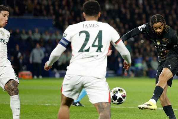 Kvaratskhelia lập cú đúp, PSG nghiền nát Chelsea tại Paris