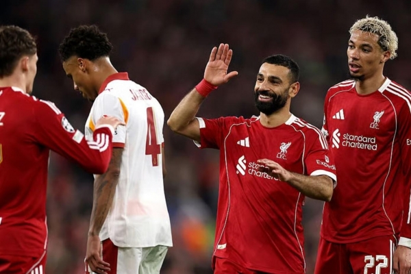 Salah rực sáng, Liverpool đè bẹp Galatasaray để giành vé tứ kết