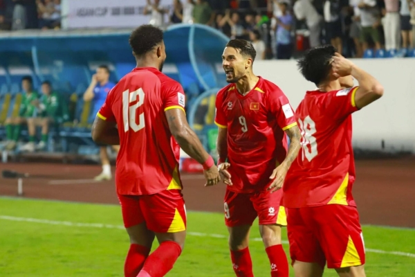 Hoàng Hên: 'Tôi hiểu Son, nhìn thôi là biết chạy đâu rồi'