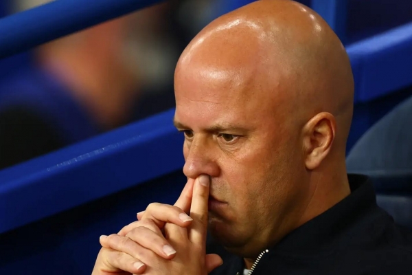 HLV Arne Slot: 'Thua PSG nhưng Liverpool đã quá may mắn vì...'