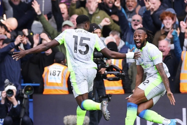 Hạ sát Chelsea, Man City sẵn sàng lật đổ Arsenal trong cuộc đua vô địch