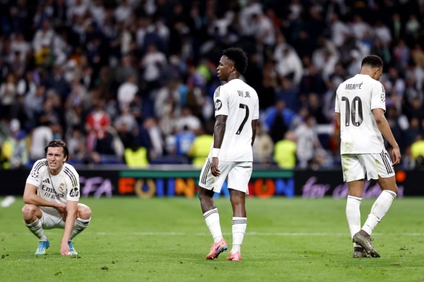 CĐV Real Madrid đồng loạt đòi bán 1 ngôi sao sau trận thua Bayern