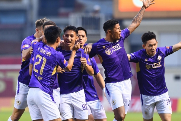 Hùng Dũng toả sáng, Hà Nội đánh bại Ninh Bình để áp sát top 3