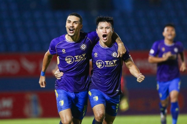 Nghỉ 9 trận vẫn số một, Hoàng Hên quá khác biệt ở V-League