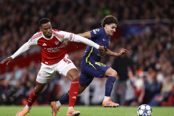 Tranh cãi dữ dội trận Arsenal thắng Atletico Madrid