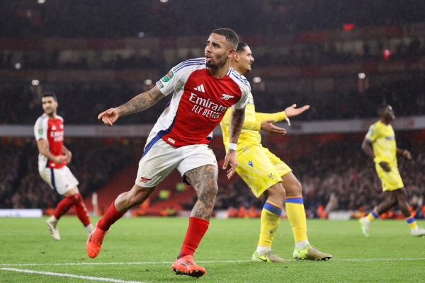 Jesus lập hat-trick, Arsenal nhọc nhằn tiến vào bán kết Carabao Cup