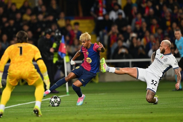 Barca cùng Inter rượt đuổi nghẹt thở trong trận cầu 6 bàn