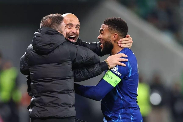 Chelsea rơi vào thế lựa chọn khó tin sau chức vô địch Conference League