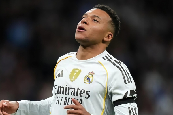 Mbappe chính thức báo tin không thể buồn hơn đến Real Madrid