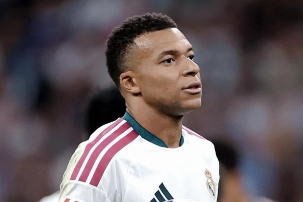 Chủ tịch Barca xoáy cực gắt Mbappe trước El Clasico: 'Tôi đã nói mà Real Madrid không nghe'