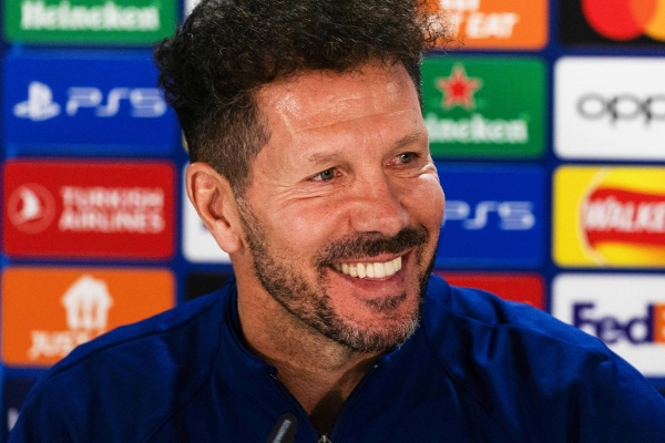 Simeone vui sướng khi Atletico xếp trước Real Madrid