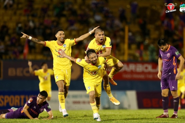 HAGL trụ hạng thành công tại V-League