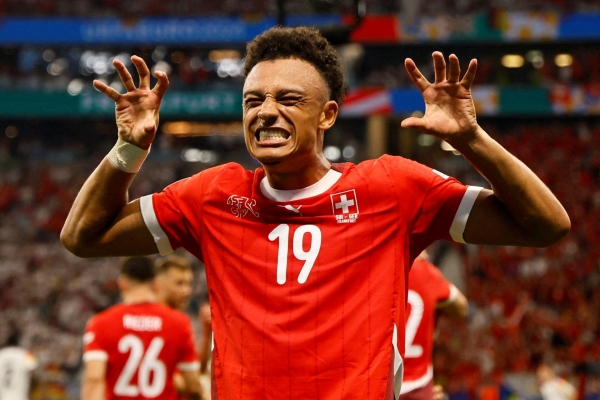 Chuyển nhượng MU 25/7: Vụ Antony 'có biến', quyết nẫng tay trên 'Neymar Thụy Sĩ'
