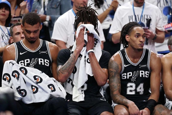 Wemby hoá 'báo thủ', Knicks thắng hiểm Game 2 NBA Finals 2026