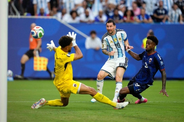Cape Verde và khúc ca người phàm trước vị thần bóng đá Lionel Messi