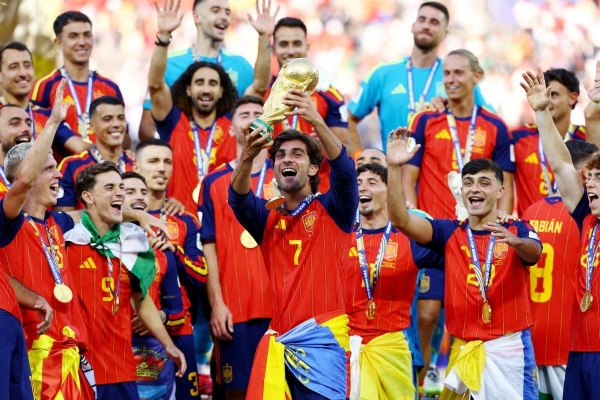 Vô địch World Cup, 2 ngôi sao Tây Ban Nha nhận món quà 'siêu nặng ký' từ quê nhà