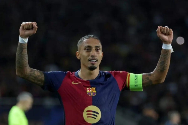 Barcelona chuẩn bị ra quyết định lịch sử với Raphinha