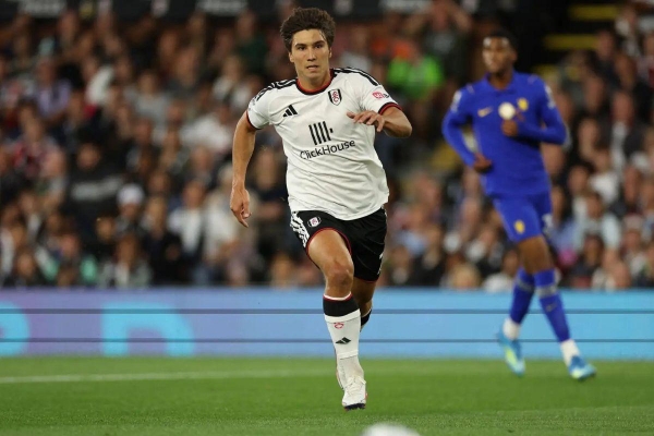 “Món quà” từ Real Madrid gây ấn tượng ngay trận ra mắt Premier League