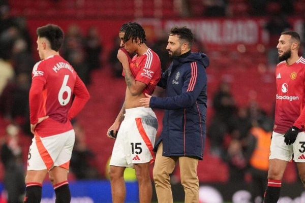 Tin chuyển nhượng 31/8: Đại gia châu Âu theo sát trung vệ Man United