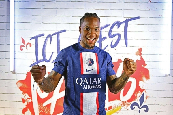 CHÍNH THỨC: PSG chia tay nhà vô địch EURO ngay trước giờ đóng cửa chuyển nhượng