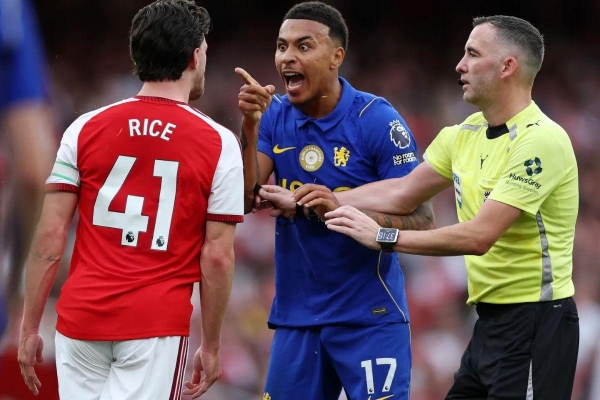 Bom tấn Chelsea gây gổ với Declan Rice, CĐV Arsenal lập tức chế giễu