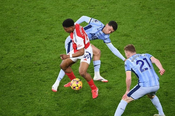Ngôi sao Arsenal bất ngờ tiết lộ nguồn sức mạnh đặc biệt từ ánh sáng Phật Pháp
