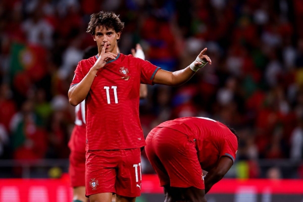 Tin chuyển nhượng tối 1/10: Tạm biệt Ronaldo, ngôi sao Bồ Đào Nha tính đường tái xuất châu Âu