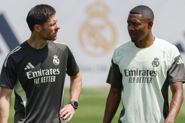 Xabi Alonso nhận tin dữ từ hàng thủ ngay trước mùa giải mới