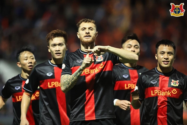 ĐT Việt Nam 'thu nhỏ' quyết tâm vô địch V-League bằng siêu đội hình