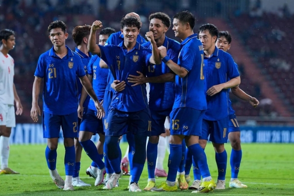 CĐV Thái Lan 'phản đối' HLV dù đội nhà toàn thắng vòng bảng AFF Cup