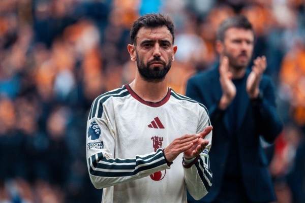 Paul Scholes nổi điên với Bruno Fernandes: 'Hãy im miệng lại!'