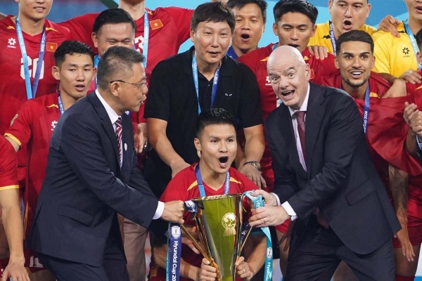 Chủ tịch FIFA bất ngờ gọi Việt Nam là 'cường quốc bóng đá'