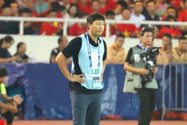 HLV Kim Sang Sik tiết lộ chiến thuật đấu Thái Lan: 'Chúng tôi muốn làm điều này từ đầu'