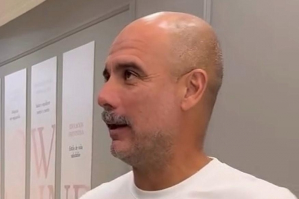 Pep Guardiola gây bất ngờ với diện mạo mới