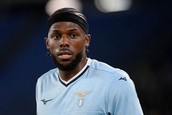 Mắc sai lầm chí mạng, cựu sao Arsenal bị chê 'kém thông minh'