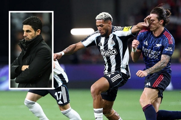 Cay cú vì thua phút bù giờ, ngôi sao Newcastle xô xát với HLV Arsenal