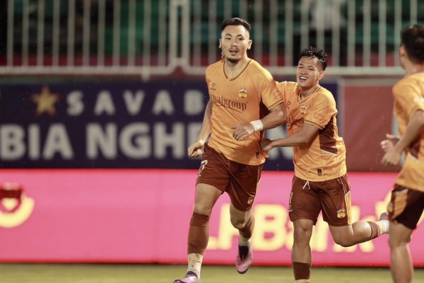 Việt kiều Pháp có bàn thắng đầu tiên tại V-League cho đội bóng mới