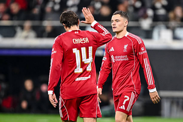 Ngôi sao bị Arne Slot hắt hủi chuẩn bị rời Liverpool?