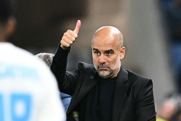 Pep Guardiola lên tiếng cam kết tương lai với Man City