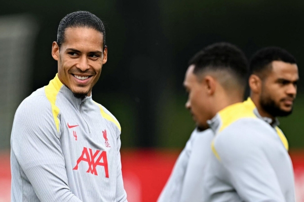 Van Dijk lên tiếng về tương lai 'mông lung' tại Liverpool