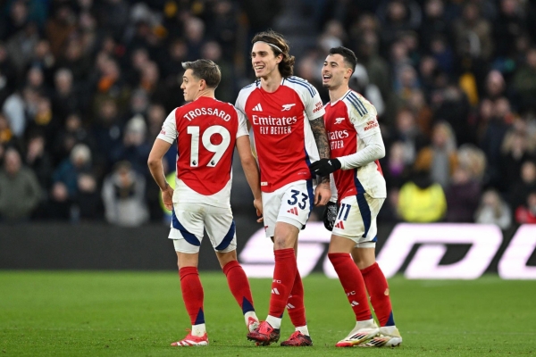 Vừa 'buông vô địch', Arsenal lại phải bán gấp trụ cột