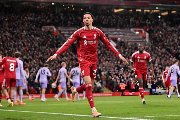 Ekitike lập cú đúp, Liverpool thắng dễ Brighton