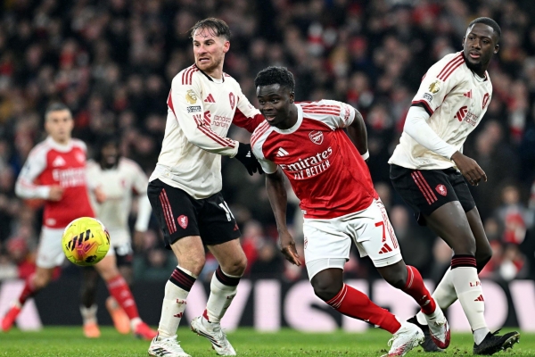 Hòa Liverpool, Arsenal lỡ cơ hội gia tăng cách biệt