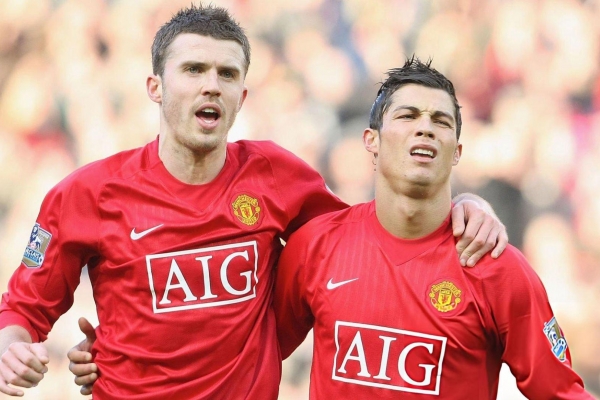HLV Carrick ngăn cản cơ hội Ronaldo tái ngộ MU
